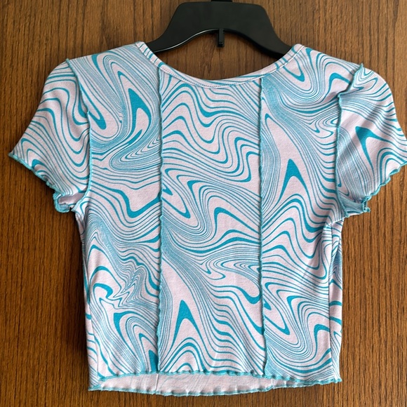 wavy blue and purple crop top - Picture 3 of 3